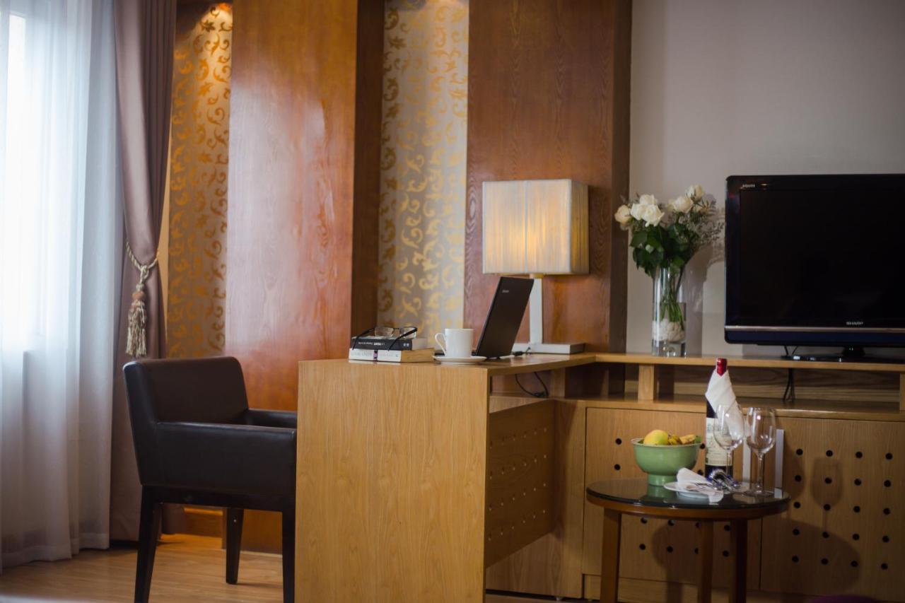 Eliana Ruby Hotel & Travel Ханой Экстерьер фото